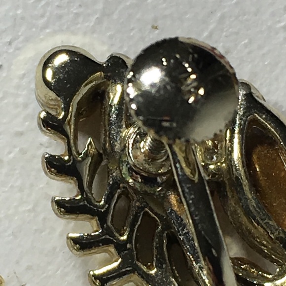 @Popup Show: Vintage Star Signed AB Rhinestone Clip Earrings - Picture 6 of 8